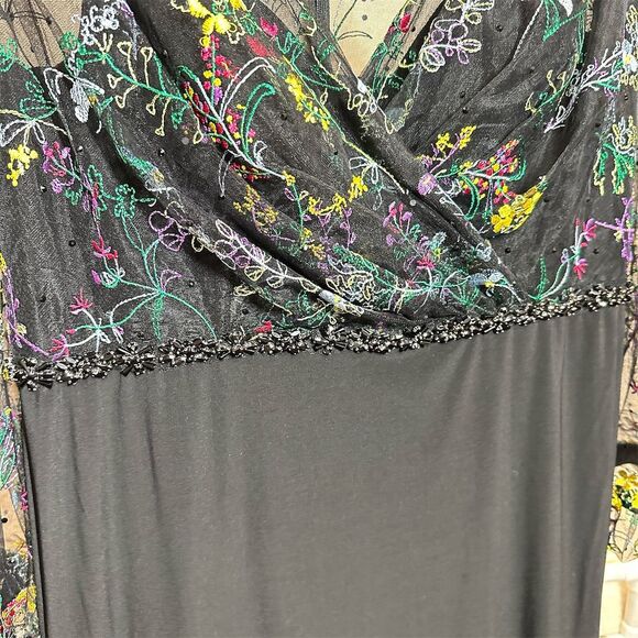 Mac Duggal Women's Size 14 Floral Embroidered Puff Sleeve Gown 79379 - Picture 8 of 12